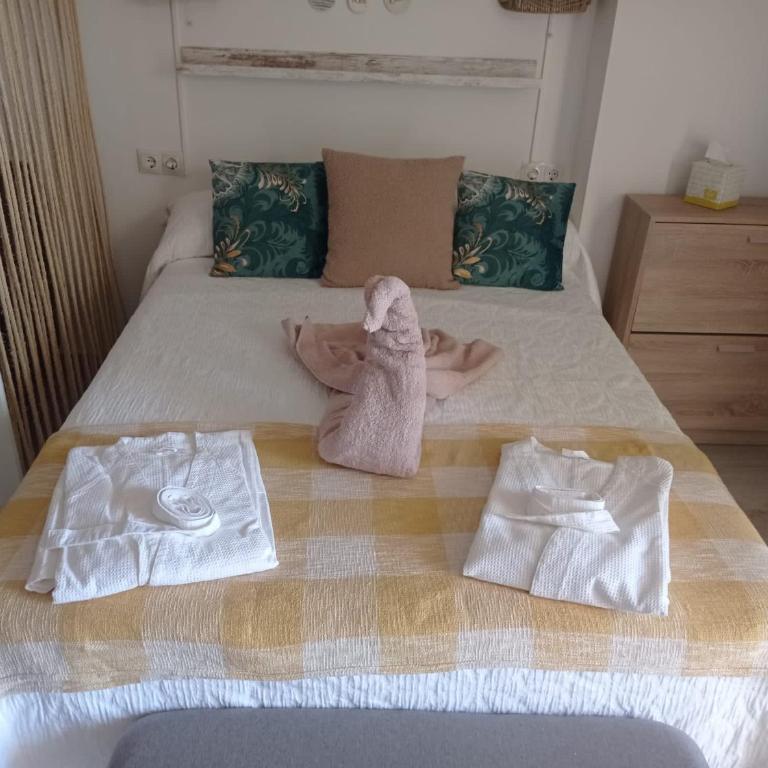 Apartamento totalmente reformado con piscina y jardines al lado de la playa de la Carihuela - Estudio con vistas al mar - 5