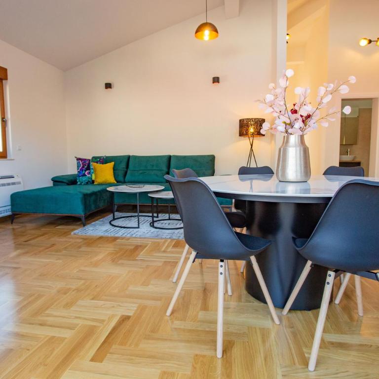 Exclusive Penthouse Old town with sauna and jacuzzi - Three-Bedroom Apartment - 16