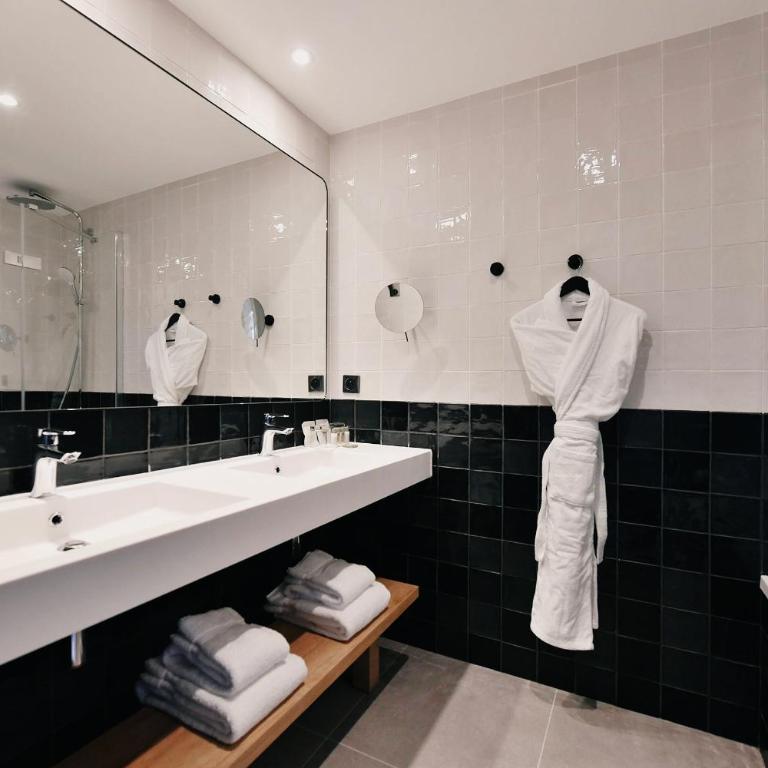 Golden Tulip Reims Bezannes - Suite Deluxe avec 1 Lit King-Size et 2 Canapés-Lits pour 1 Personne - 10