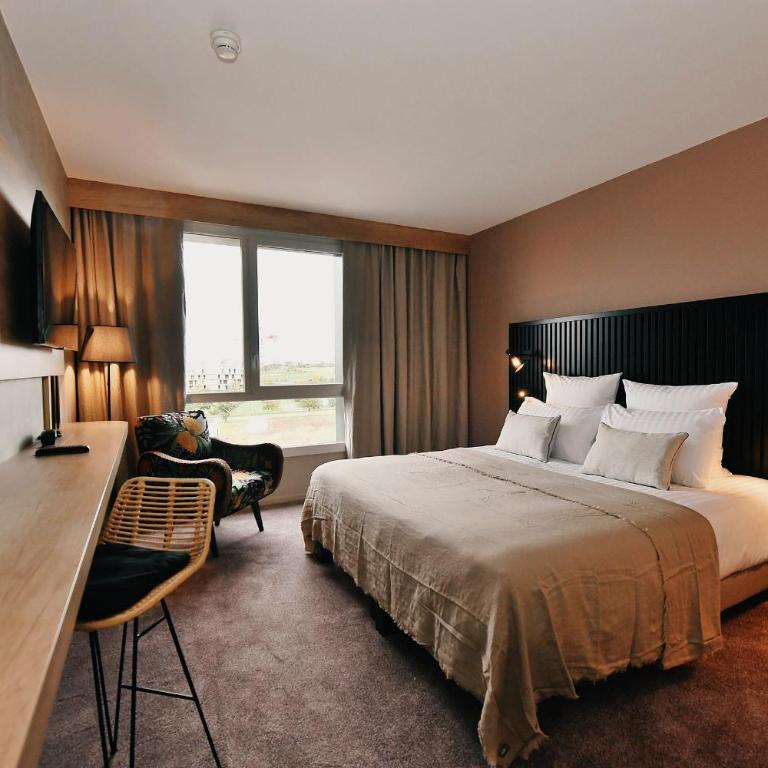 Golden Tulip Reims Bezannes - Chambre Lit King-Size de Luxe - 1