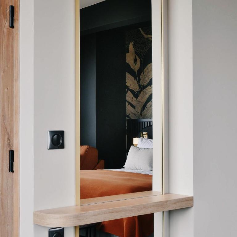 Golden Tulip Reims Bezannes - Suite Deluxe avec 1 Lit King-Size et 2 Canapés-Lits pour 1 Personne - 8