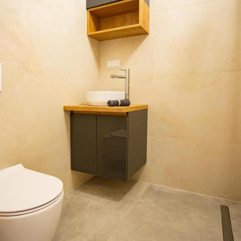 Sky Penthouse Old Bridge with sauna and jacuzzi - Three-Bedroom Apartment - 24
