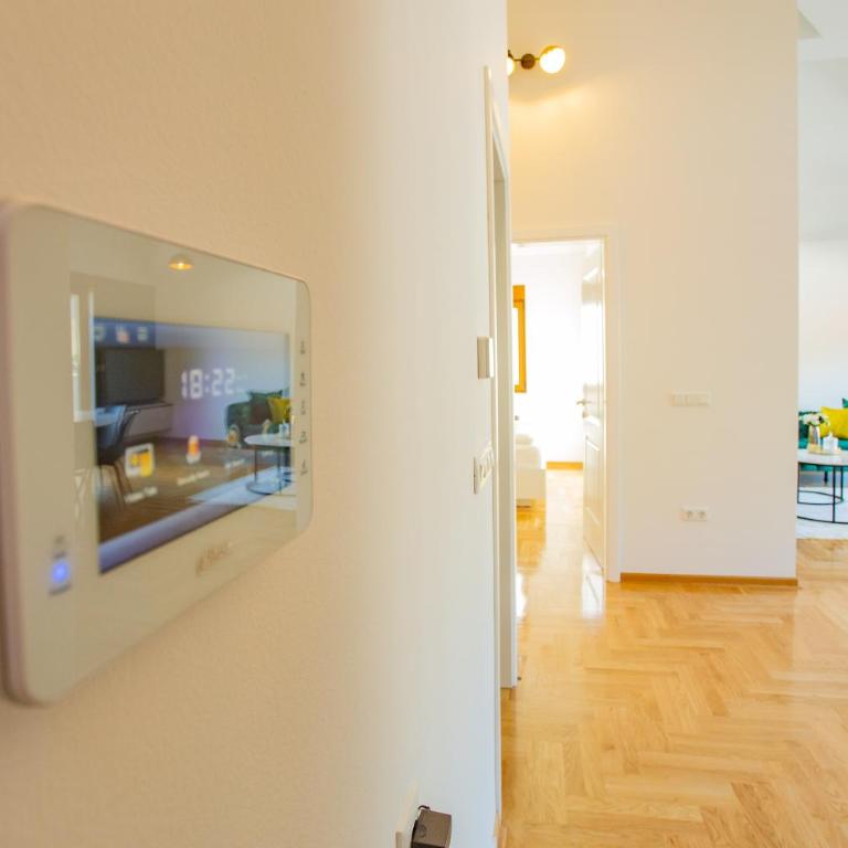 Sky Penthouse Old Bridge with sauna and jacuzzi - Three-Bedroom Apartment - 25