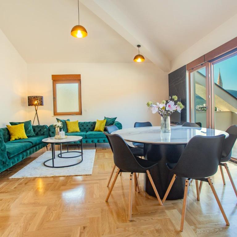Sky Penthouse Old Bridge with sauna and jacuzzi - Three-Bedroom Apartment - 10