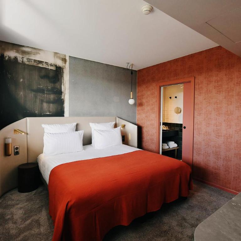 Golden Tulip Reims Bezannes - Suite Junior - 1 Lit King-Size, 1 Canapé-Lit Double - Terrasse - 1