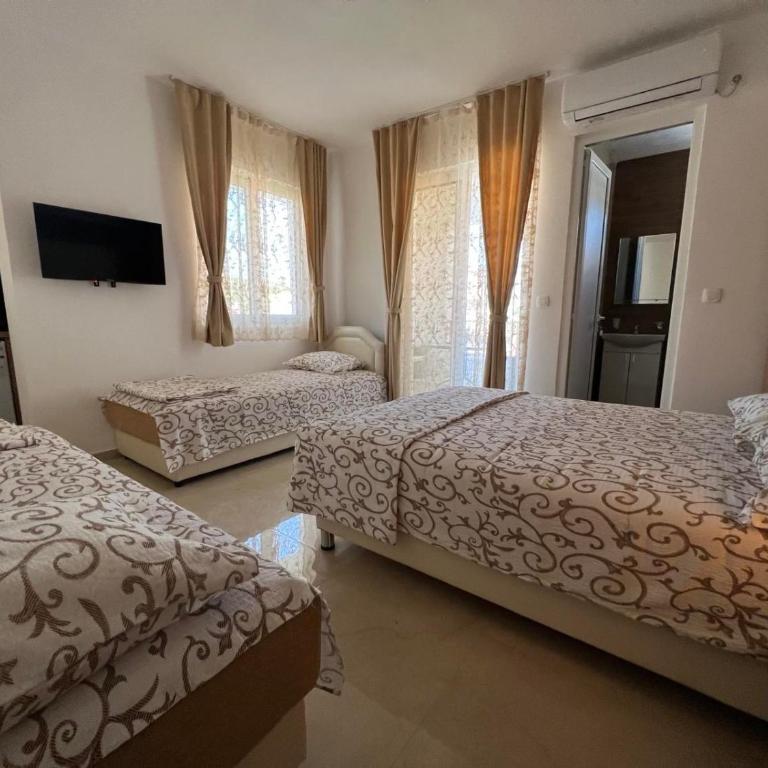Apartments Pericic - Studio - 12