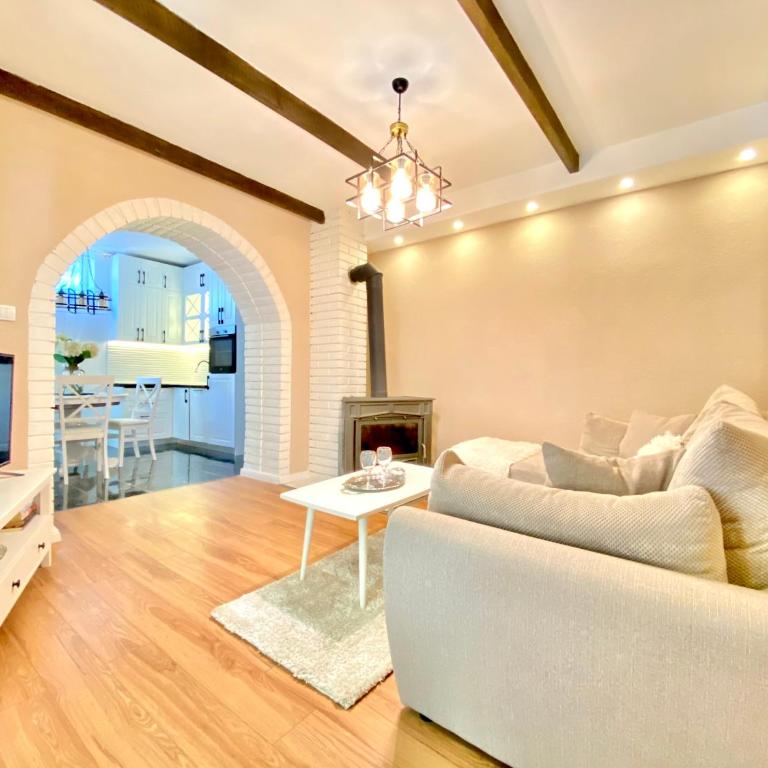 A 100 Years Old Rustic Mediterranean stone house with large terrace - Two-Bedroom Apartment - 15