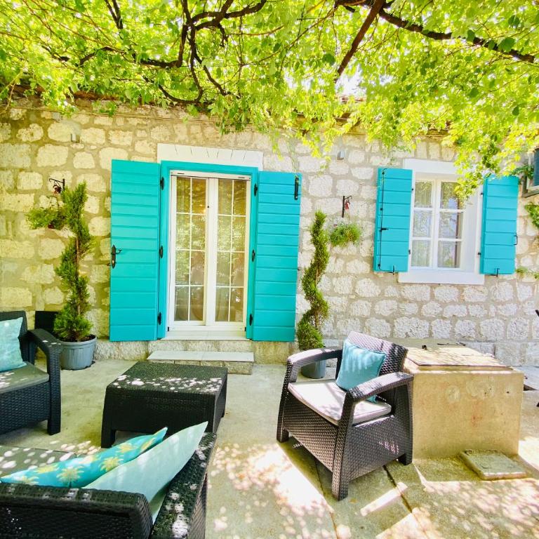 A 100 Years Old Rustic Mediterranean stone house with large terrace - Two-Bedroom Apartment - 1