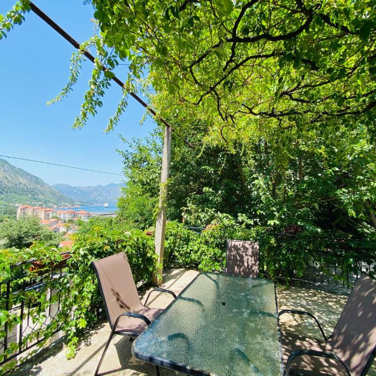 A 100 Years Old Rustic Mediterranean stone house with large terrace - Two-Bedroom Apartment - 9