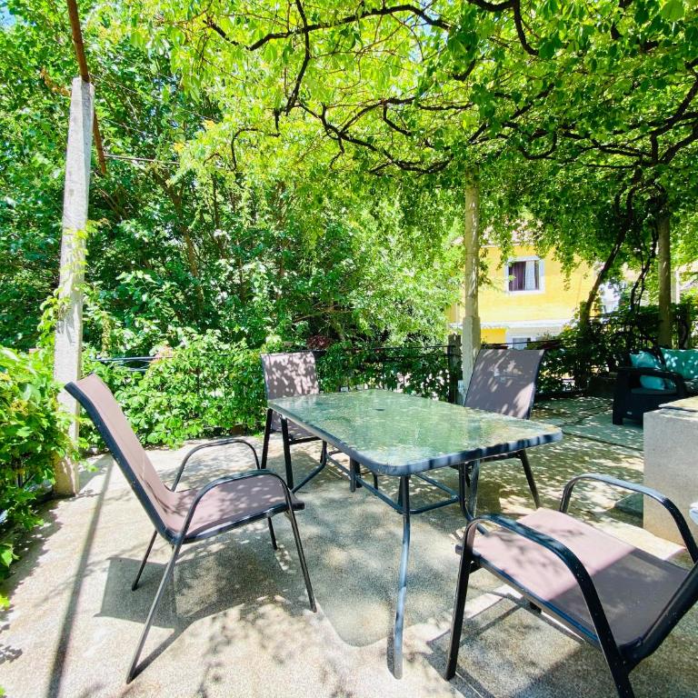 A 100 Years Old Rustic Mediterranean stone house with large terrace - Two-Bedroom Apartment - 49