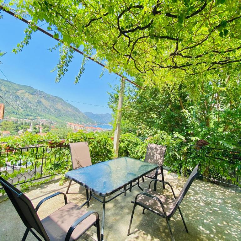 A 100 Years Old Rustic Mediterranean stone house with large terrace - Two-Bedroom Apartment - 7