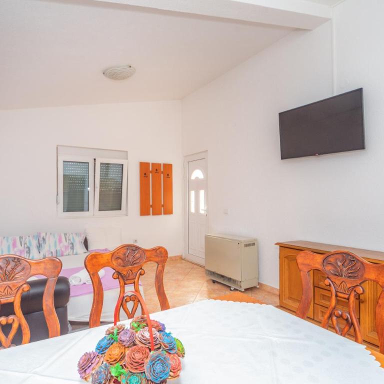 Apartments Sara - Standard One Bedroom Apartment - 10