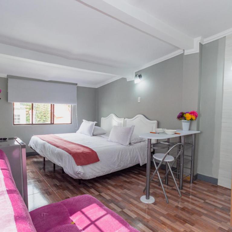 ApartaSuites & Hotel Bogota Suamox - Estudio con sofá cama - 8