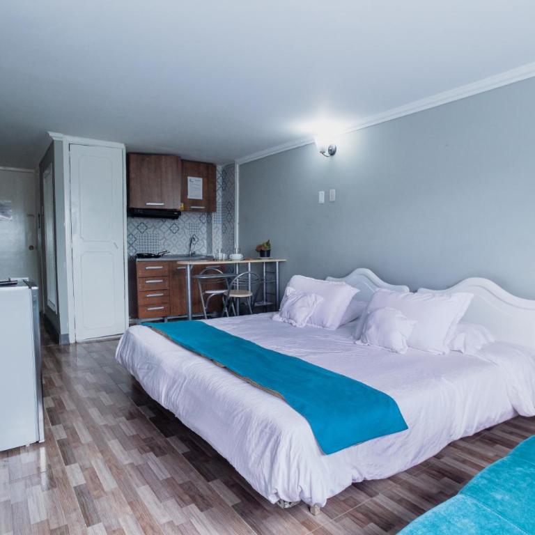 ApartaSuites & Hotel Bogota Suamox - Estudio con sofá cama - 2