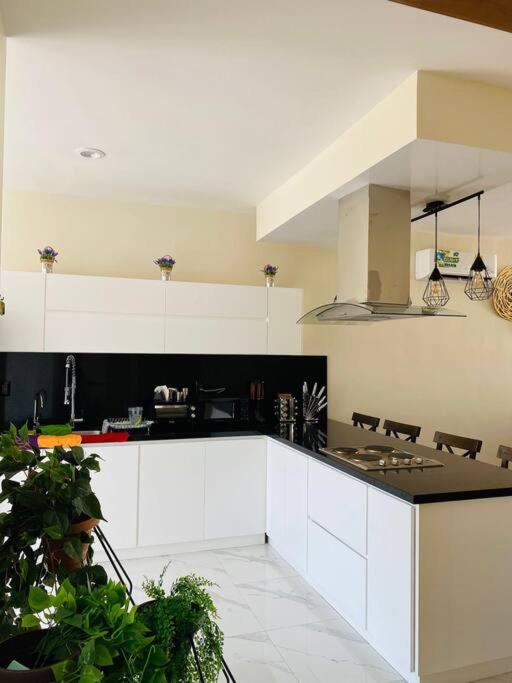 HERMOSO DEPARTAMENTO A UNOS PASOS DE LA PLAYA - Three-Bedroom Apartment - 12