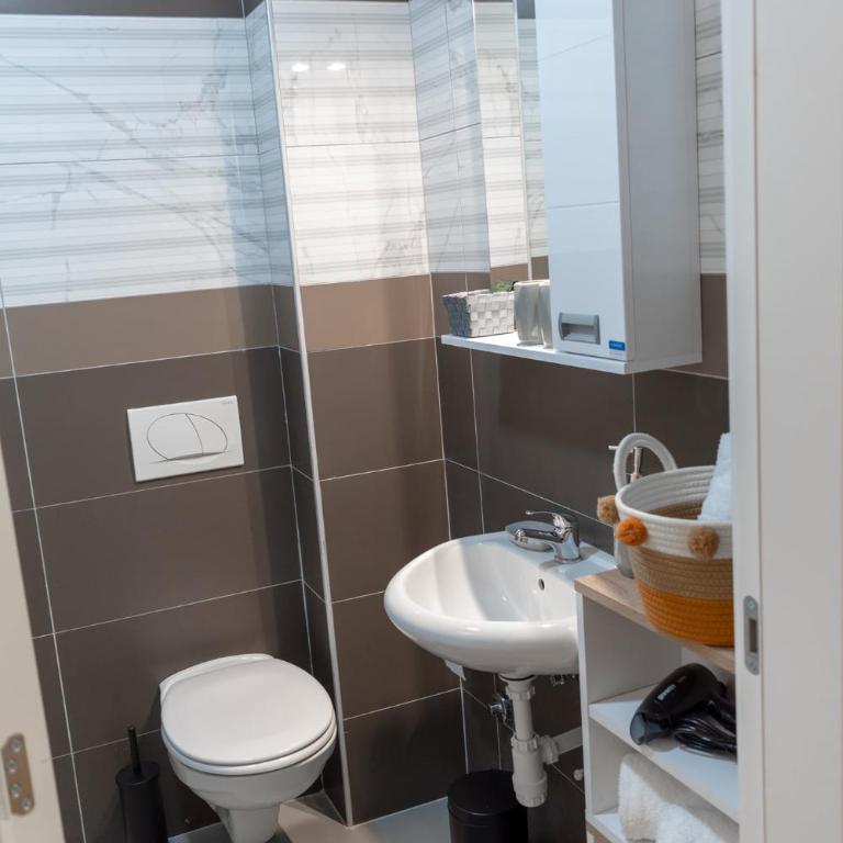Trivić Apartmani - Studio Apartman s Balkonom - 8
