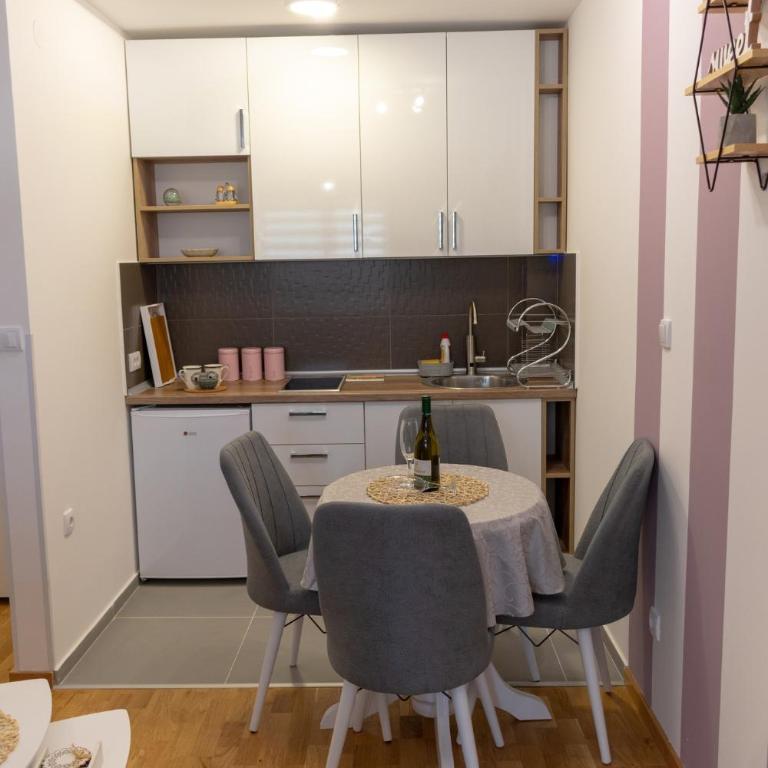 Trivić Apartmani - Studio Apartman s Balkonom - 12