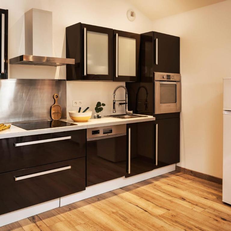 MAMITA 2 beautiful spacious and bright apartment T4 74m 18m of terrace - Apartment - 6