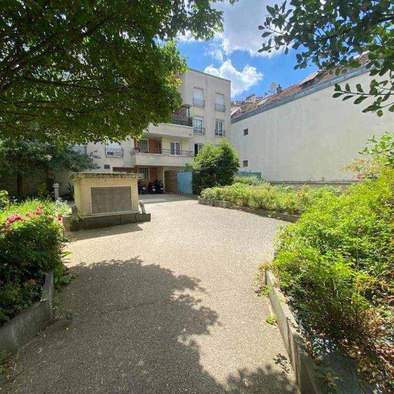Appt à 10 min de Paris, 15 min a pied du SDF - Apartamento de 3 dormitorios - 23
