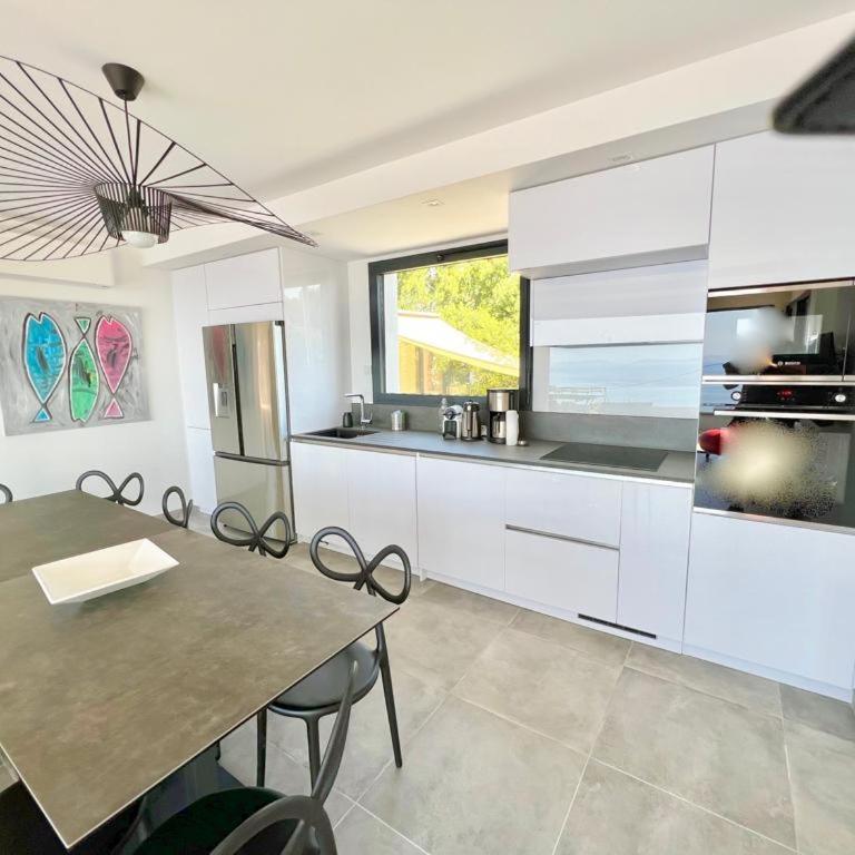 VILLA 650, Vue Mer magnifique, entièrement rénovée avec piscine - Villa - 14