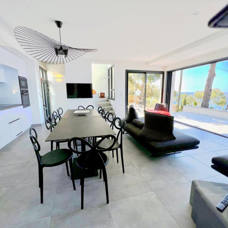 VILLA 650, Vue Mer magnifique, entièrement rénovée avec piscine - Villa - 13