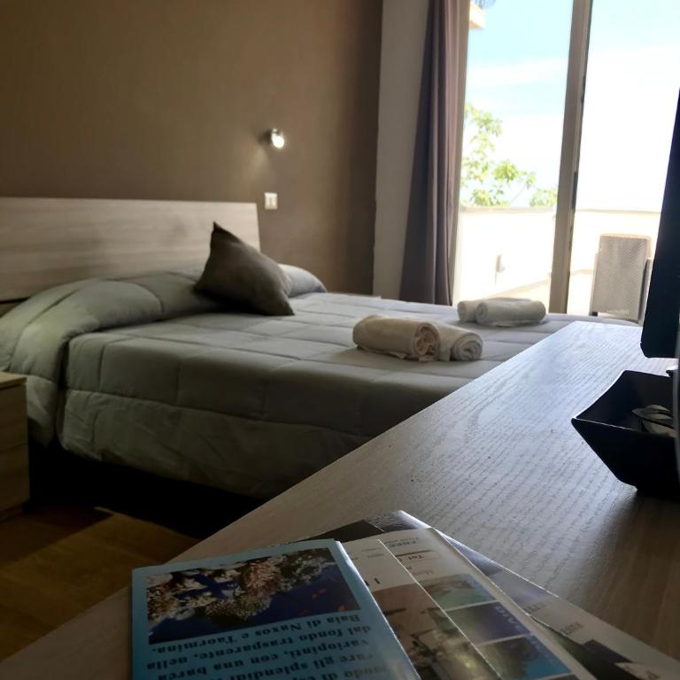 VILLA ZEN TAORMINA - Camera Matrimoniale/Doppia con Letti Singoli con Vista Mare - 23