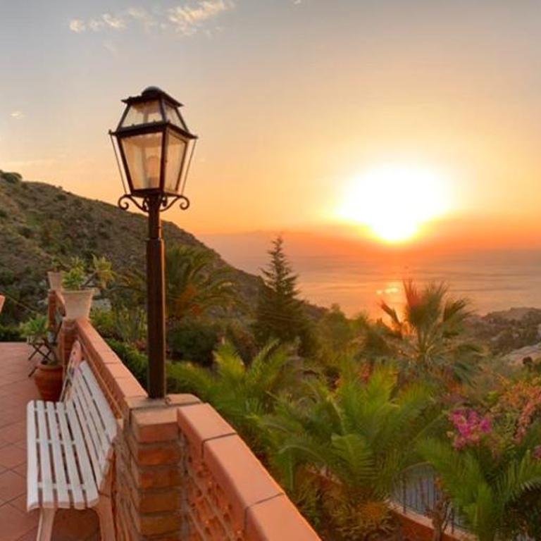 VILLA ZEN TAORMINA - Camera Matrimoniale/Doppia con Letti Singoli con Vista Mare - 2