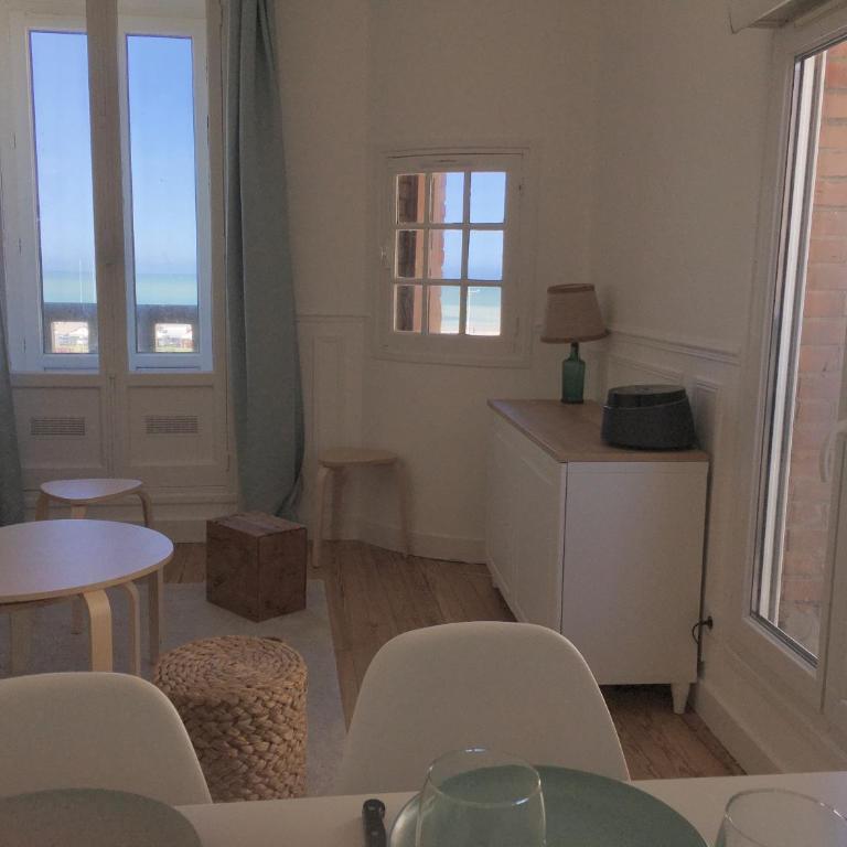 Bel appartement vue mer centre-ville, face plage - Appartement 2 Chambres - 10