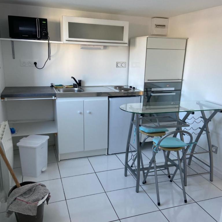 Bel appartement chez particulier calme et piscine - Appartement 1 Chambre - 4
