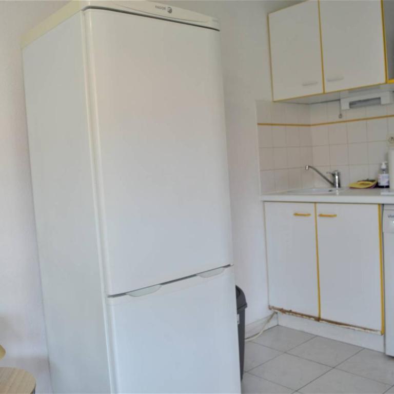 Appartement T2 avec Terrasse et Garage en Plein Centre, 4 Couchages - Cavalaire-sur-Mer - FR-1-226B-105 - Appartement - 8
