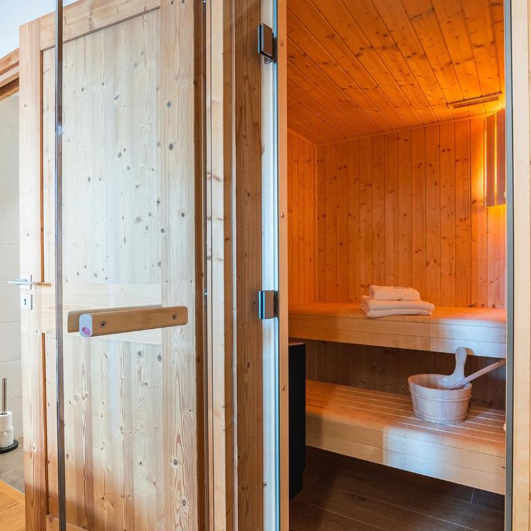 Chalet de luxe près des pistes avec jacuzzi et sauna - FR-1-344-777 - Chalet - 11