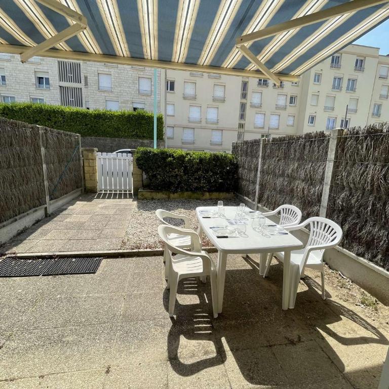 Appartement Moderne 2 Pièces + Cabine, Terrasse, Proche Plage – Saint-Jean-de-Monts - FR-1-224C-204 - Apartment - 3