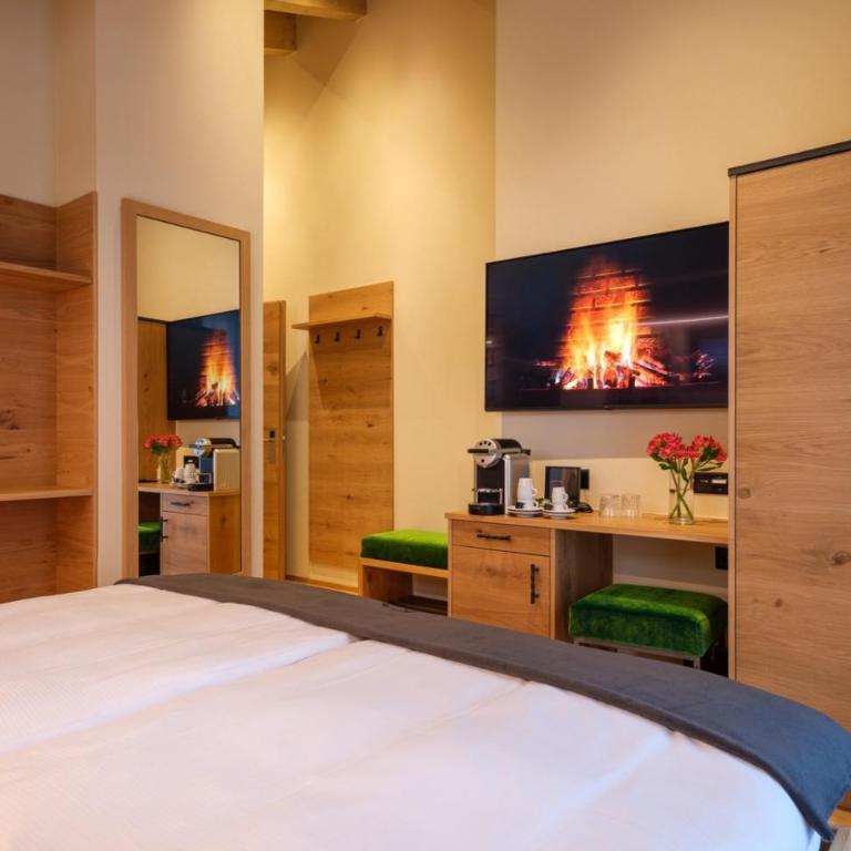 Hotel Tannenhof - Deluxe Doppelzimmer mit Balkon - 13