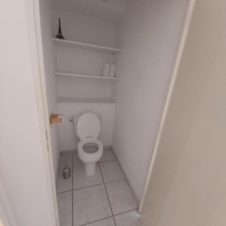 Centre, Grand T2 balcon Pkg, plage gare 600m, Trés calme - One-Bedroom Apartment - 11