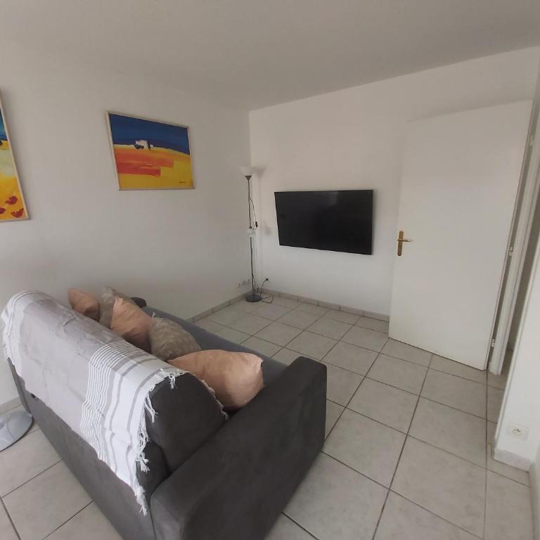 Centre, Grand T2 balcon Pkg, plage gare 600m, Trés calme - One-Bedroom Apartment - 6
