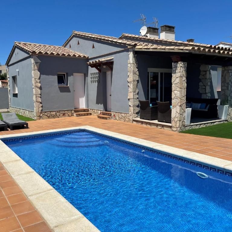 Casa en L Escala con piscina y WIFI free - Casa de 4 dormitorios - 46