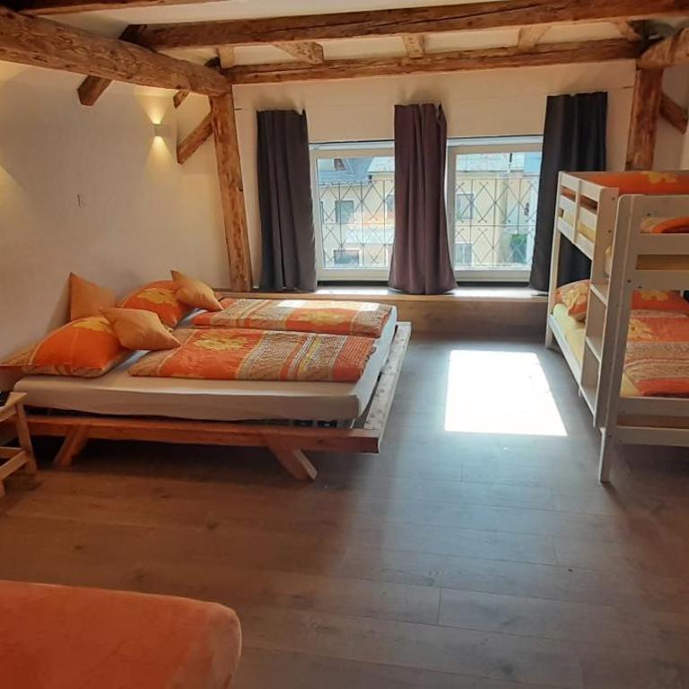Bed & Breakfast - K2 Brunnen Haus - Familienzimmer - 11