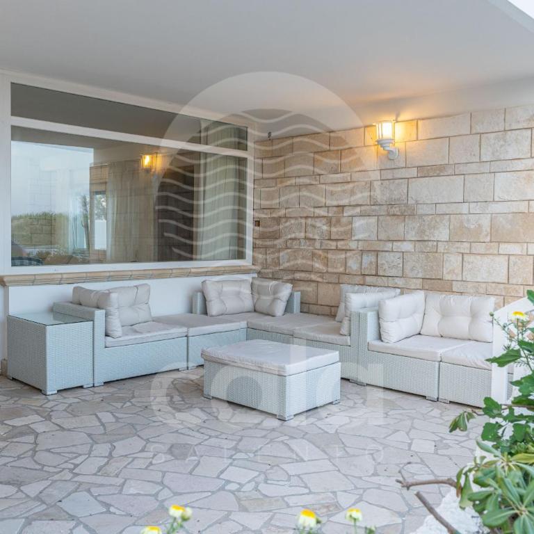 Villa Incanto-Piano Terra - Fronte mare By Cala Salento - Three-Bedroom House - 2