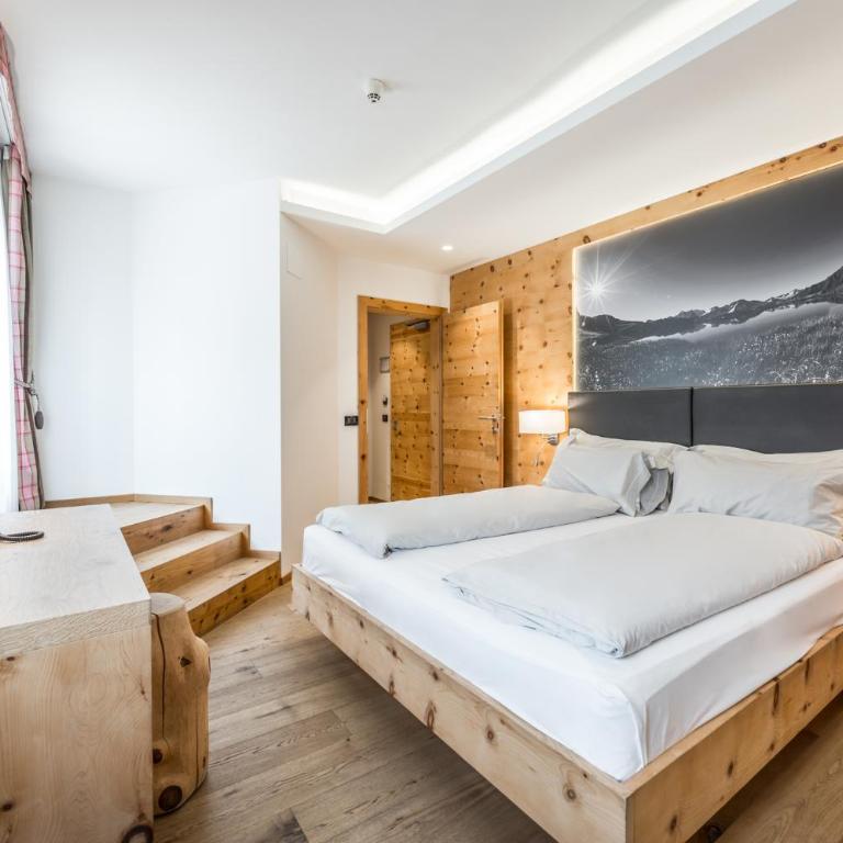Hotel Ravelli Luxury Spa - Deluxe Suite mit Whirlpool-Badewanne - 3