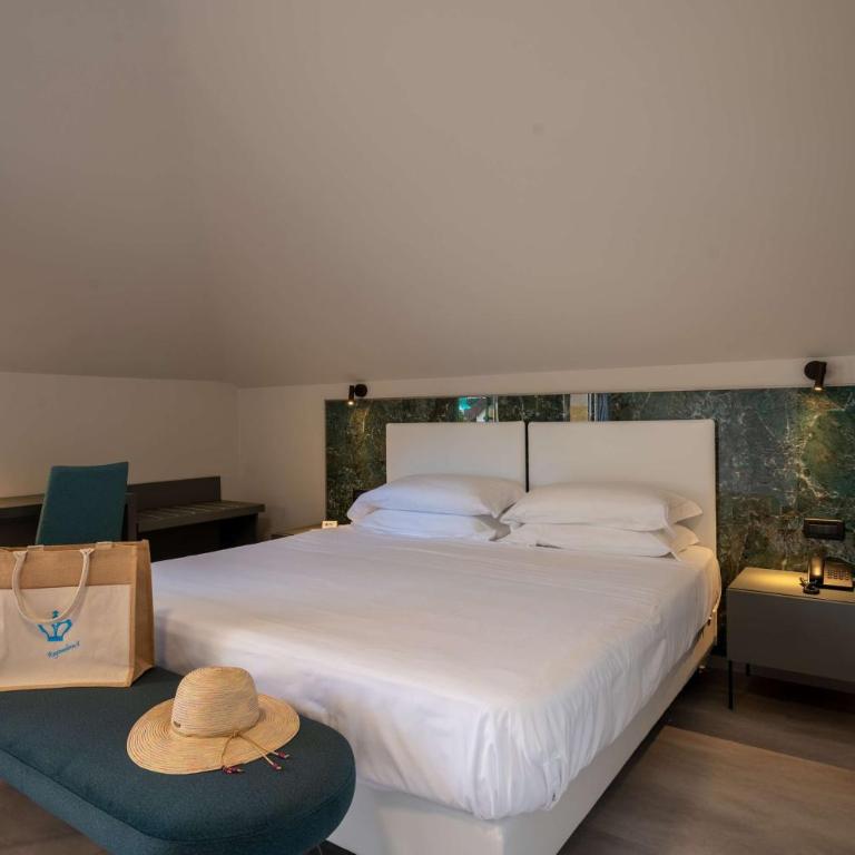 Best Western Regina Elena - Suite con 2 Camere da Letto e Balcone con Vista Mare - 3
