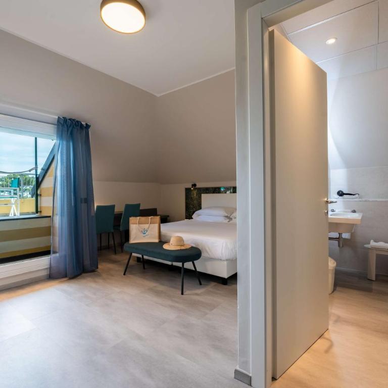 Best Western Regina Elena - Suite con 2 Camere da Letto e Balcone con Vista Mare - 6