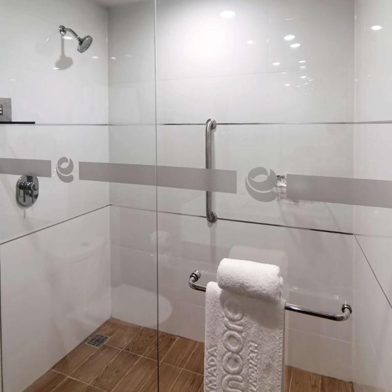 Ramada Encore by Wyndham Guadalajara Aeropuerto - King Room - Non-Smoking - 2