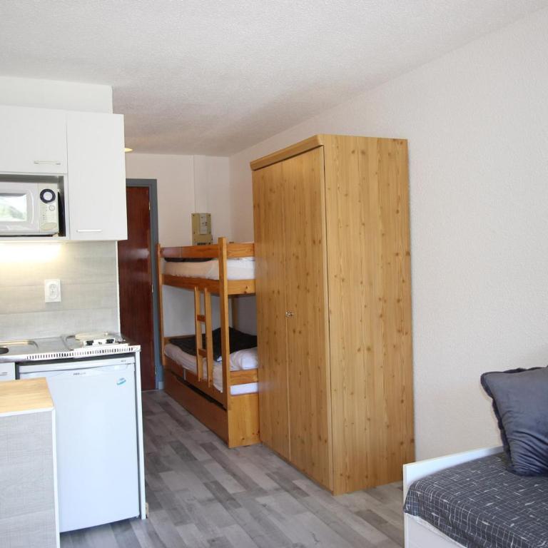 Studio rénové à Chamrousse, balcon, proche pistes - FR-1-340-235 - Studio - 12