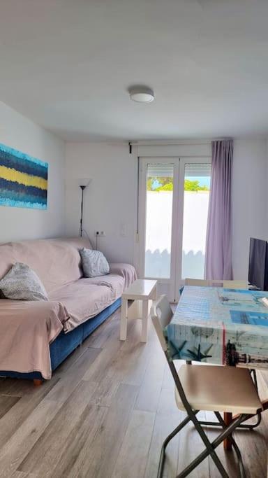 Apartamento privado con jardin, piscina elevada y bbq - Two-Bedroom House - 9