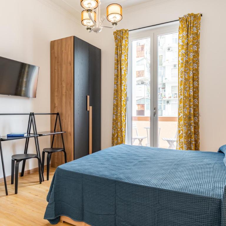 Aurora Rooms - Double Room with Balcony - 2