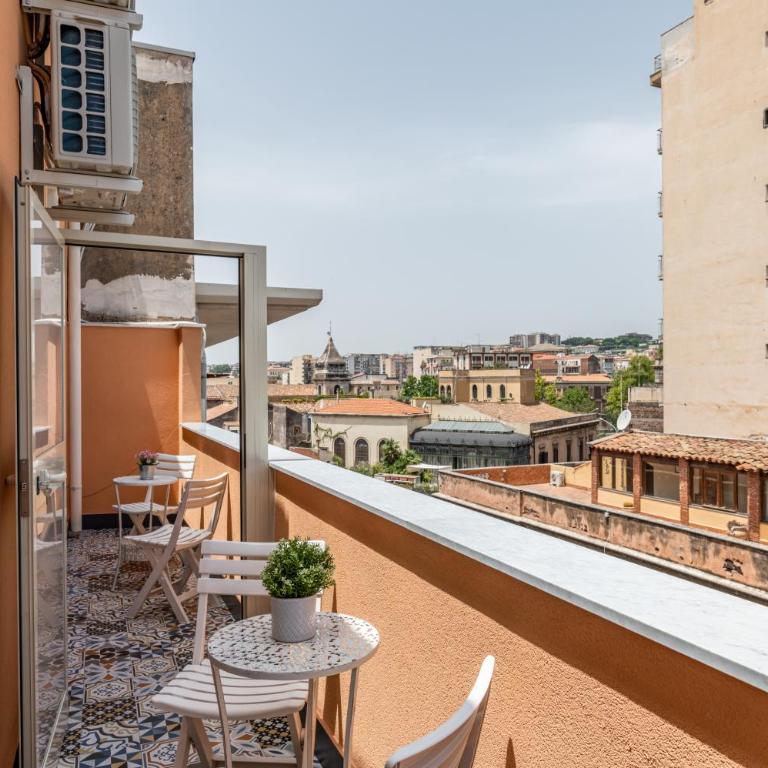 Aurora Rooms - Double Room with Balcony - 8