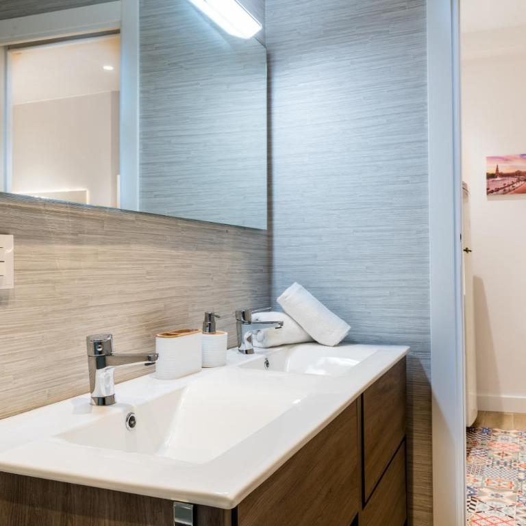 SevilleBnB Group- Santa Barbara Central Suites, Sevilla center - Apartamento - 5