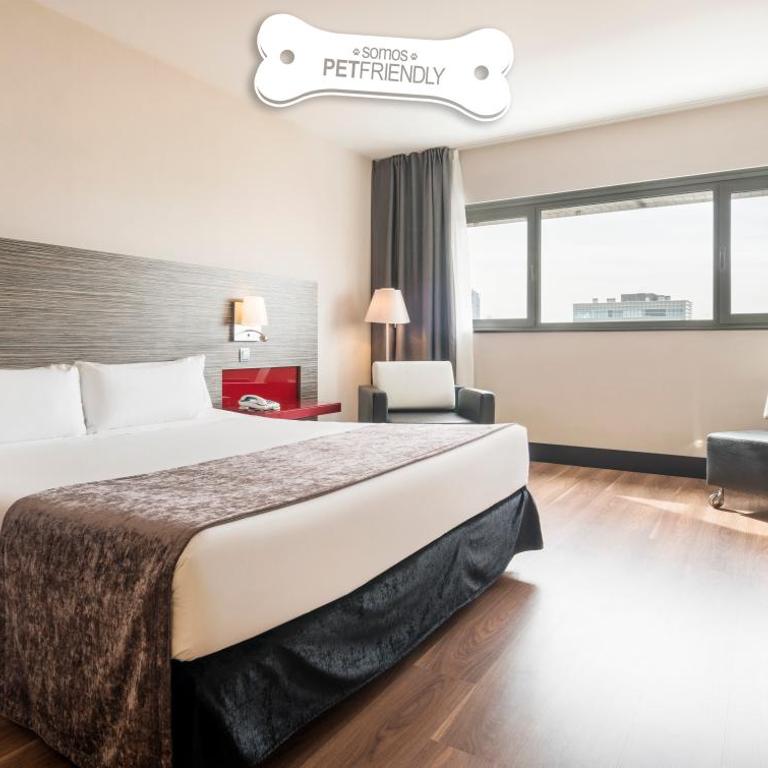 Ilunion Barcelona - Double Room Pet Friendly - 1