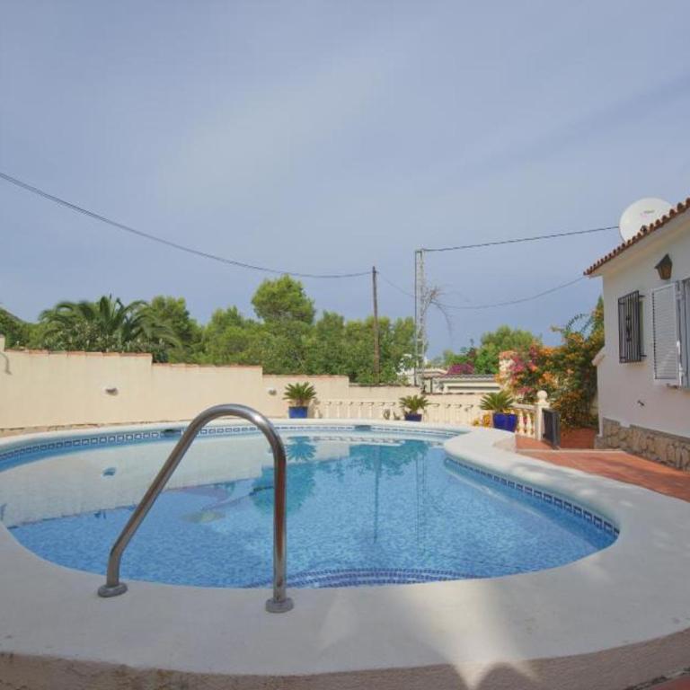Agradable casa con piscina privada y jardín - Casa de 3 dormitorios - 5