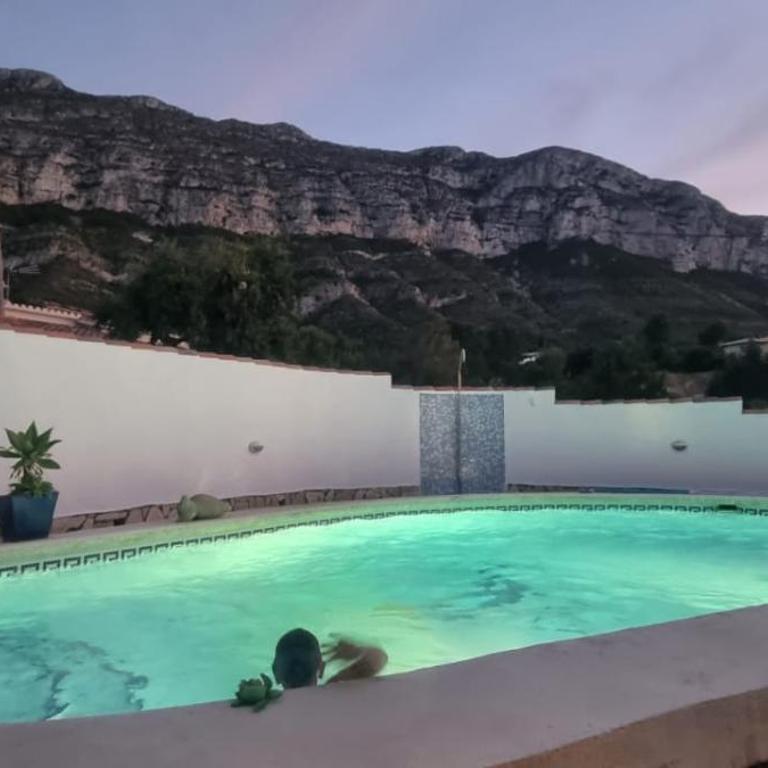 Agradable casa con piscina privada y jardín - Casa de 3 dormitorios - 12